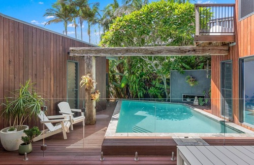 Lennox Head House | Grottamare - Stylish Lennox Head Village Holiday Home