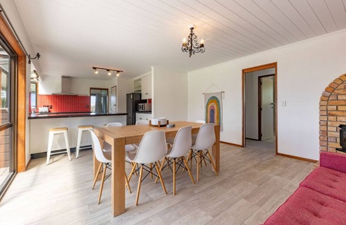 Whangaparaoa Villa | Gulfside Getaway: Your Slice of Paradise