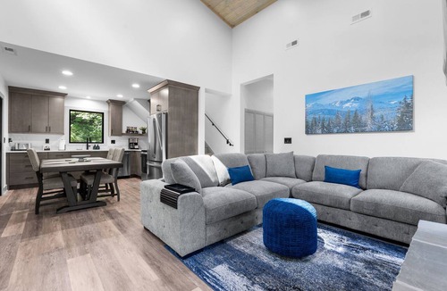 Deep Gap House | Happy Hour House: NEW Creekfront Mountain Escape Near Boone, NC