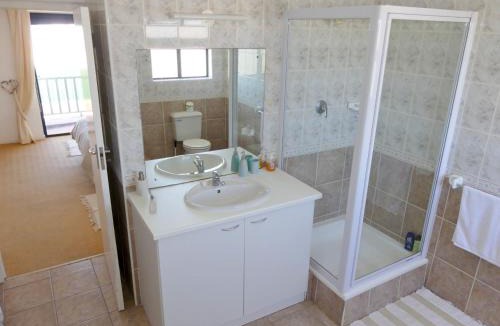 Britannia Bay House | Happy Wife