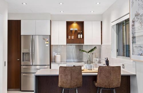 Noosa Heads Apartment | Hastings Park: Elegant Oasis