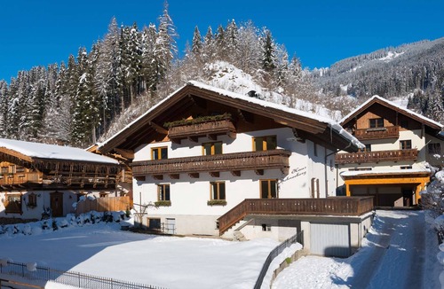 Muehlbach Am Hochkoenig Apartment | Haus Schneeberg - Hochkeil - Family apartment for up to 4 people, with Hochkönig Card