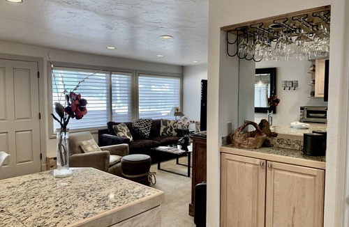 Aspen Condo | Heart of Aspen 2BR/2BA — Walk to Gondola, Quiet & Convenient