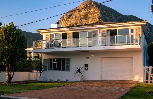 Voelklip Apartment | Hermanus Family Getaway - Near The Beach