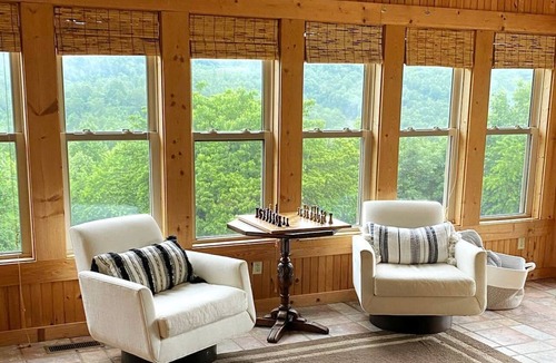 Rutherfordton Cabin | Hillside Haven Cabin with Hot Tub in Rutherfordton, NC