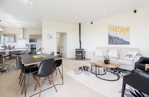 Nelson House | Hilltop Getaway - Superb Sea & Mountain Views with Spa pool!