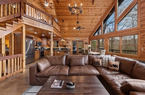 Foxfire Estates Cabin | Hilltop Hideaway- EV Car Charger | Hot Tub | All Inclusive Game Room | Close to town