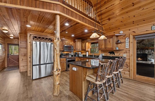 Foxfire Estates Cabin | Hilltop Hideaway- EV Car Charger | Hot Tub | All Inclusive Game Room | Close to town
