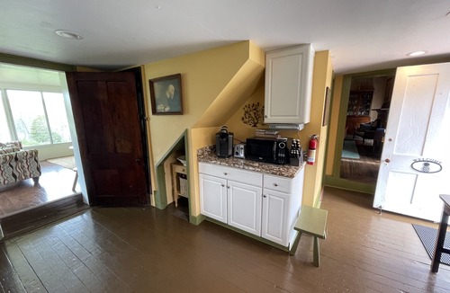 Fairfield House | Historic Lexington Retreat - 5BR on Acres- Perfect for Families, Friends & Pets