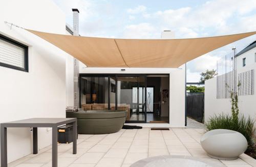 Robertson Apartment | Hole Inn 1
