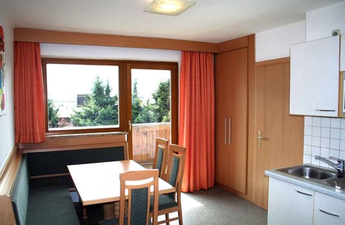 Schuttdorf Apartment | Holiday apartment with balcony and wifi
