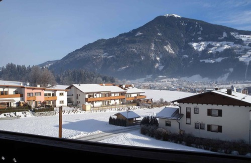 Kaltenbach Apartment | Holiday apartment with balcony near the city centre
