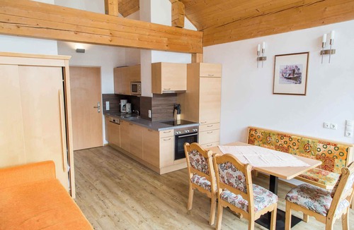 Am Feuersang Apartment | Holiday apartment with balcony