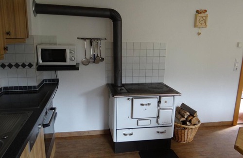 Oberhausen House | Holiday Home 'Lemberger' with Mountain View, Private Terrace and Wi-Fi