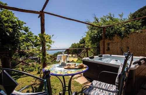 Dragonea House | Holiday Home 'Villino Rosaria Sea View' with Sea View, Wi-Fi and Air Conditioning
