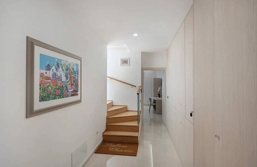 Castellammare di Stabia House | Holiday Home 'Stabiae Charm' with Balcony, Wi-Fi and Air Conditioning