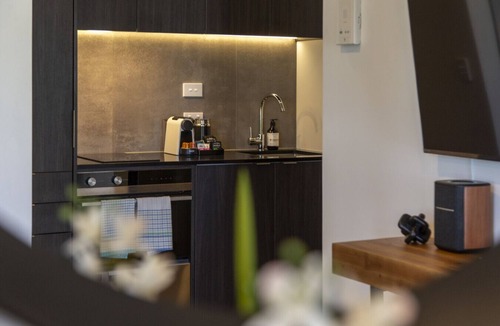 Newton Apartment | ⭐ Honeycomb by Homello ⭐ | Brand New Furnishings | Central Auckland Stay