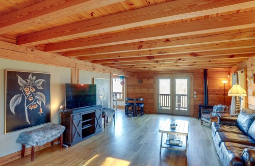 Deep Gap Cabin | Hot Tub & Game Room: Powderhorn Mountain Cabin