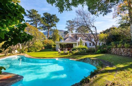 Constantia Villa | Idyllic Constantia Home