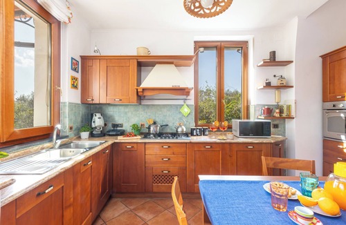 Meta House | Il giardino dei Gigli, few steps from the sea