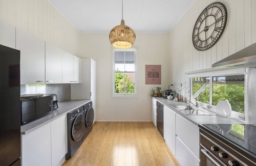 Brisbane House | Inverclyde on Red Hill - Pet Friendly
