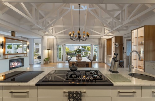 Knysna Central Villa | Island Retreat - Luxury Getaway - Thesen Knysna