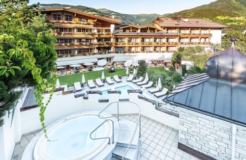 Zell am See House | Juniorsuite with bath, WC, balcony - Salzburgerhof, Wellness-Golf- & Genießerhotel