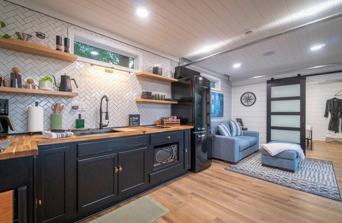 Clarkesville Cabin | KARGOHAUS - Private Dog Park! Unique Shipping Container Getaway Near Helen!