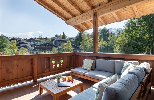 Kitzbuehel Ski Chalet | Kinkara Lodge - 3 Bedroom House in the heart of Kirchberg