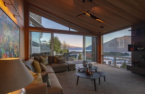 Queenstown City Centre Villa | Ladena by MajorDomo - Luxurious Villa near Central Queenstown