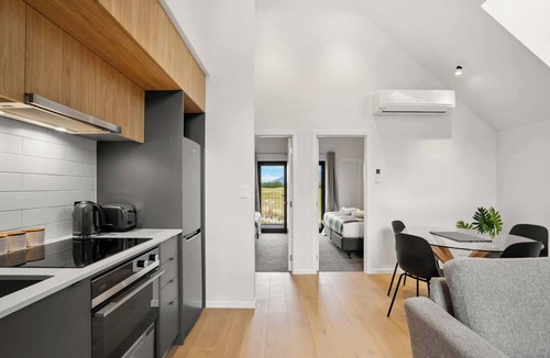 Kawarau Falls Apartment | Lake and Peaks 2 Bedroom Apartment