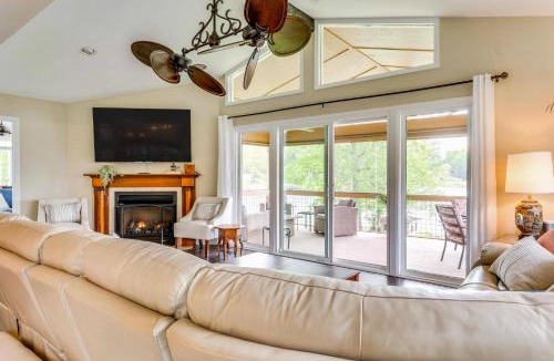 Hayesville House | Lake Chatuge Home: Boat Dock, Hot Tub & Perks!