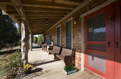Sevierville Cabin | LAKE FRONT LOG CABIN ON DOUGLAS LAKE IN THE GREAT SMOKY MOUNTAINS