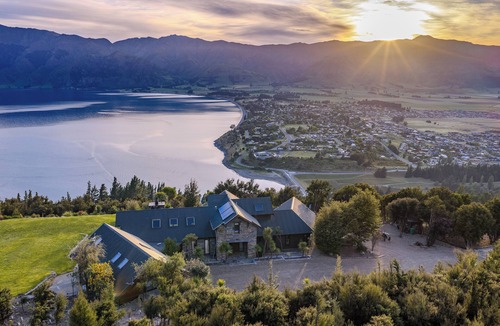 Queenstown Lakes District House | Lake Hāwea View - A private luxury retreat surrounding by awe-inspiring beauty