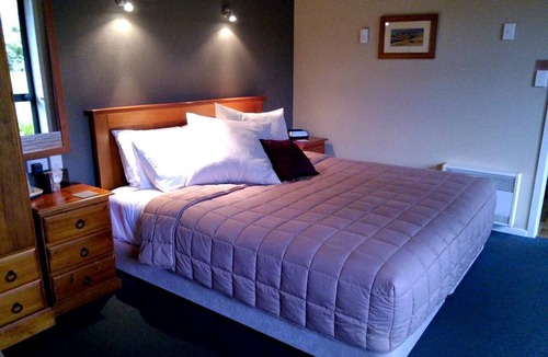 Lake Roxburgh Village Cabin | Lake Roxburgh Holiday Accommodation in Central Otago, New Zealand