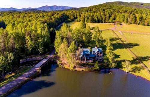 Ellijay House | Lakefront Log Elegance: True Cabin with Hot Tub and Sauna Amidst Mountain Views
