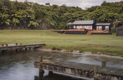 Okere Falls House | Lakefront Luxury at Okere Falls Lake Rotoiti