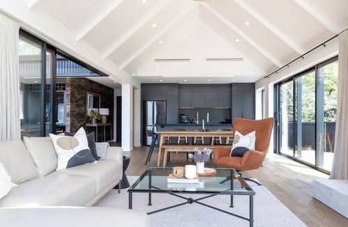 Tikitere House | Lakefront Luxury - Lake Rotoiti Holiday Home