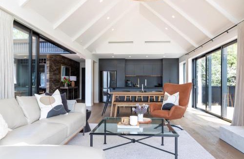 Tikitere House | Lakefront Luxury - Lake Rotoiti Holiday Home