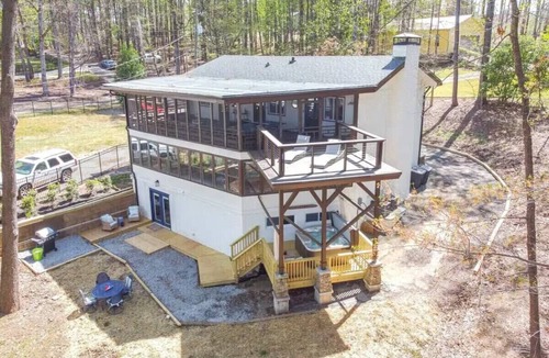 Flowery Branch House | LakeLanier, Luxury, Lakefront, Boating, Games, Family, Friends, Hiking