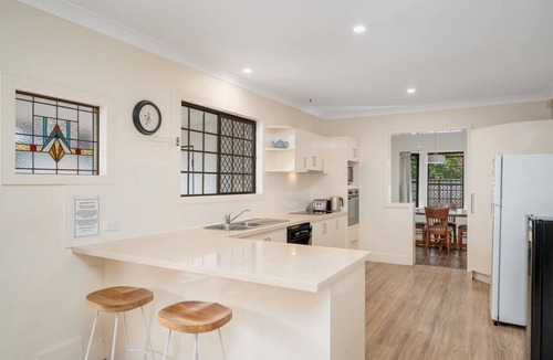 Currimundi House | Lakeside House Family Escape | Walk to Beach & Lake
