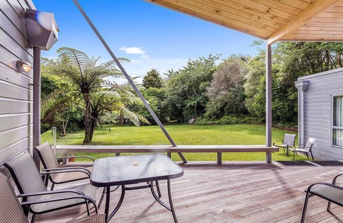 Lake Tarawera Cottage | Lakeside Landing - Lake Tarawera Holiday Home