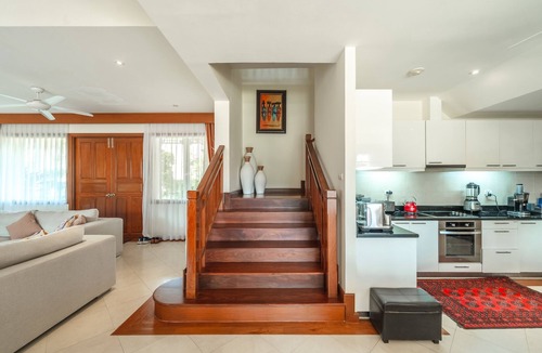 Choeng Thale House | Lakeview 4BR villa 4 minutes to Bangtao, Layan Beach with Laguna Golf course
