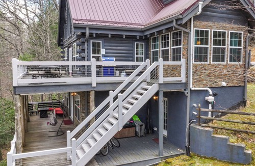 Deep Gap Cabin | Lakin' it Easy!*Waterfront*Modern*Kayaks*Resort*WIFI*Pets OK