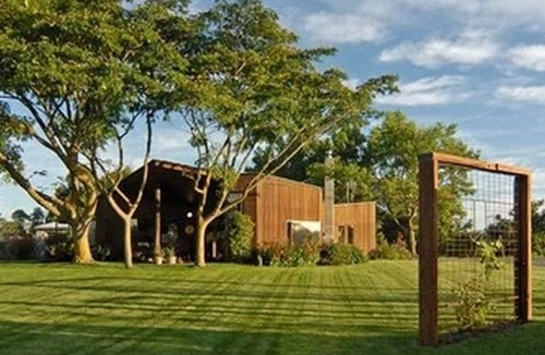 Parkvale Cottage | Large Comfortable Cottage with Fireplace in Hawkes Bay, New Zealand