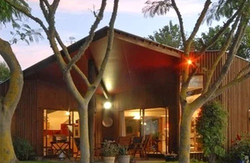 Parkvale Cottage | Large Comfortable Cottage with Fireplace in Hawkes Bay, New Zealand