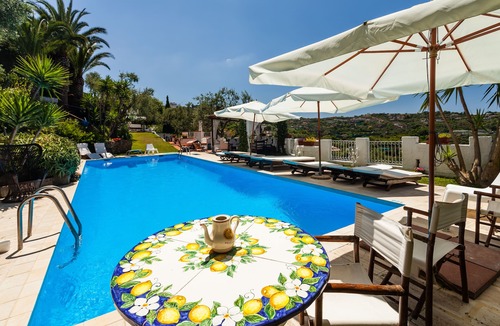 Schiazzano Villa | Large villa with stunning sea view of Capri on the Sorrento Coast