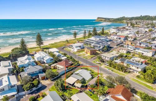 North Creek House | Lennox Beach Shack Classic Coastal Stay Near the Beach | Winter Escape Deal | Stay Longer & Save | 1 June – 31 August