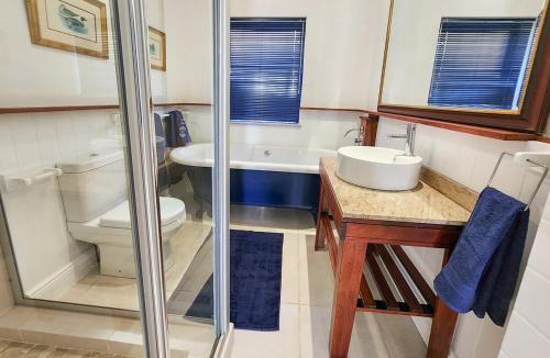 Lake Brenton Apartment | Living Lagoon Two Apartments