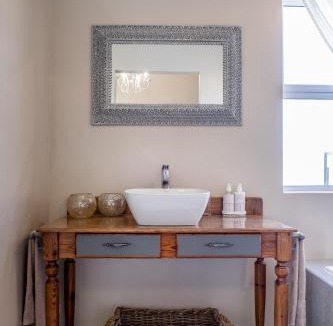 St. Helena Bay Apartment | Luname`s